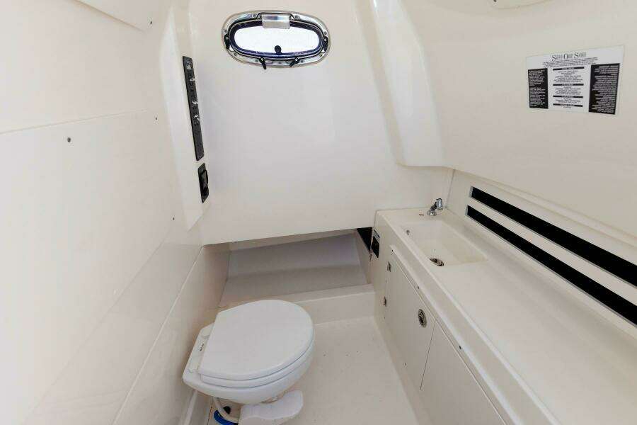 Murphy s Law 33ft Boston Whaler Yacht For Sale