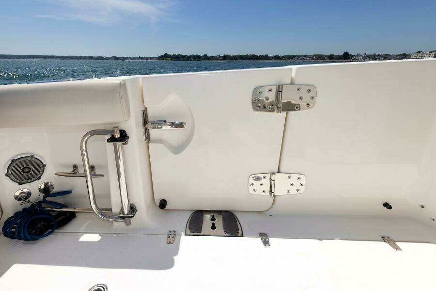 Murphy s Law 33ft Boston Whaler Yacht For Sale