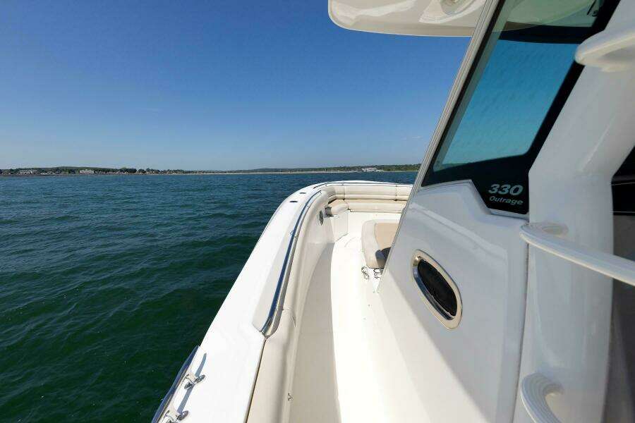 Murphy s Law 33ft Boston Whaler Yacht For Sale