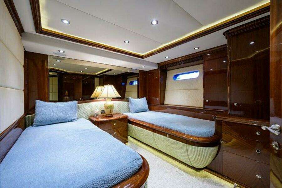 VIRGINIA SEA 84ft McMullen  amp  Wing Yacht For Sale