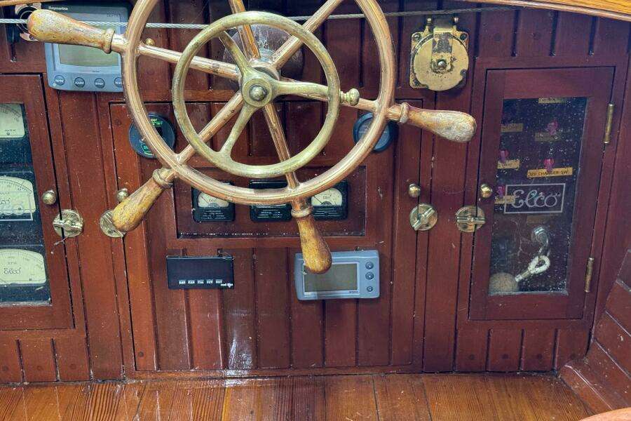 ANNIE 30ft Elco Yacht For Sale
