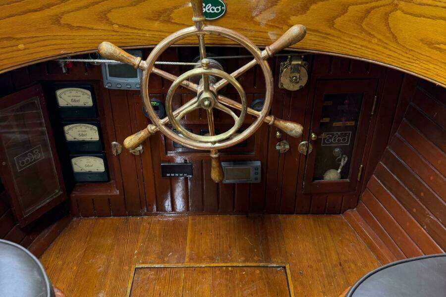 ANNIE 30ft Elco Yacht For Sale