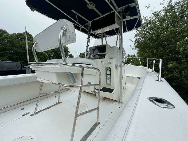 21ft Boston Whaler Yacht For Sale