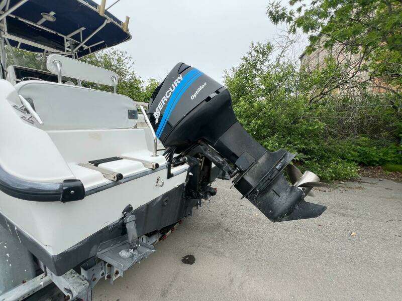 21ft Boston Whaler Yacht For Sale