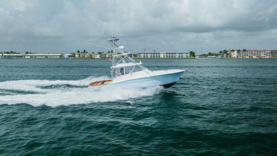 ATTITUDES 42ft Custom Carolina Yacht For Sale
