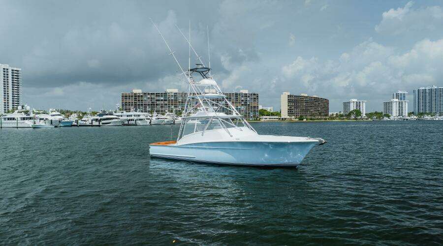 ATTITUDES 42ft Custom Carolina Yacht For Sale