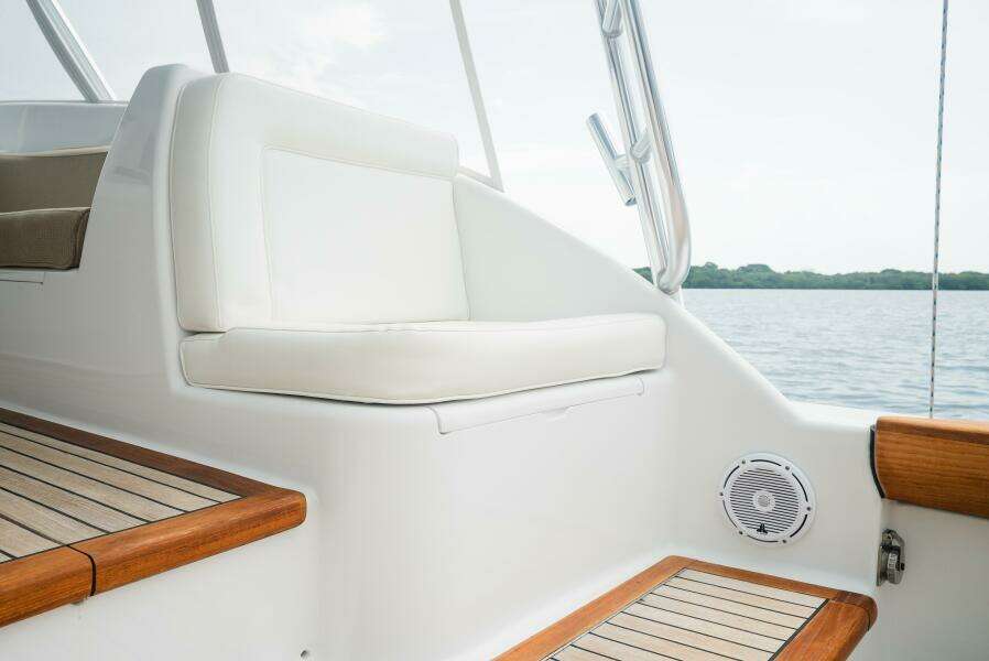 ATTITUDES 42ft Custom Carolina Yacht For Sale