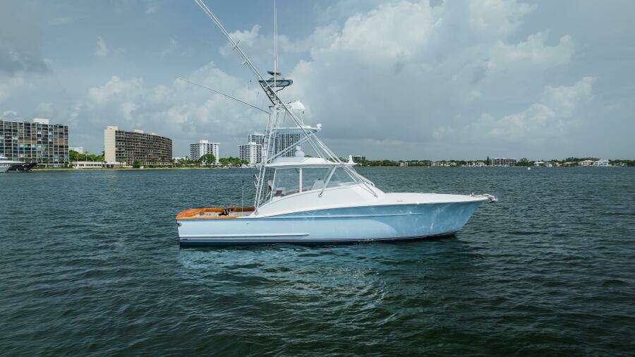 ATTITUDES 42ft Custom Carolina Yacht For Sale