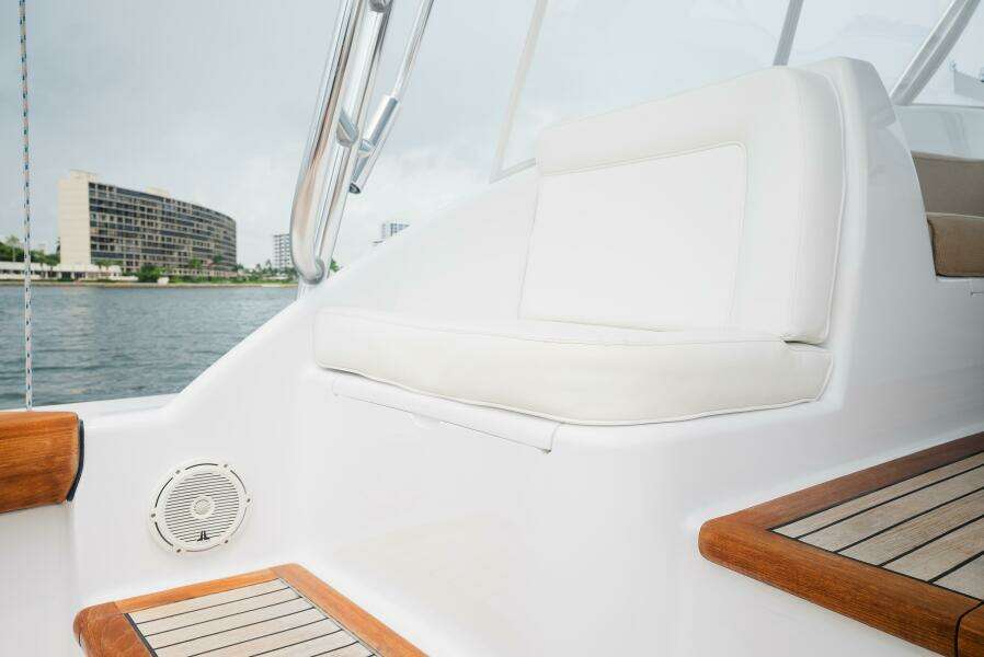ATTITUDES 42ft Custom Carolina Yacht For Sale