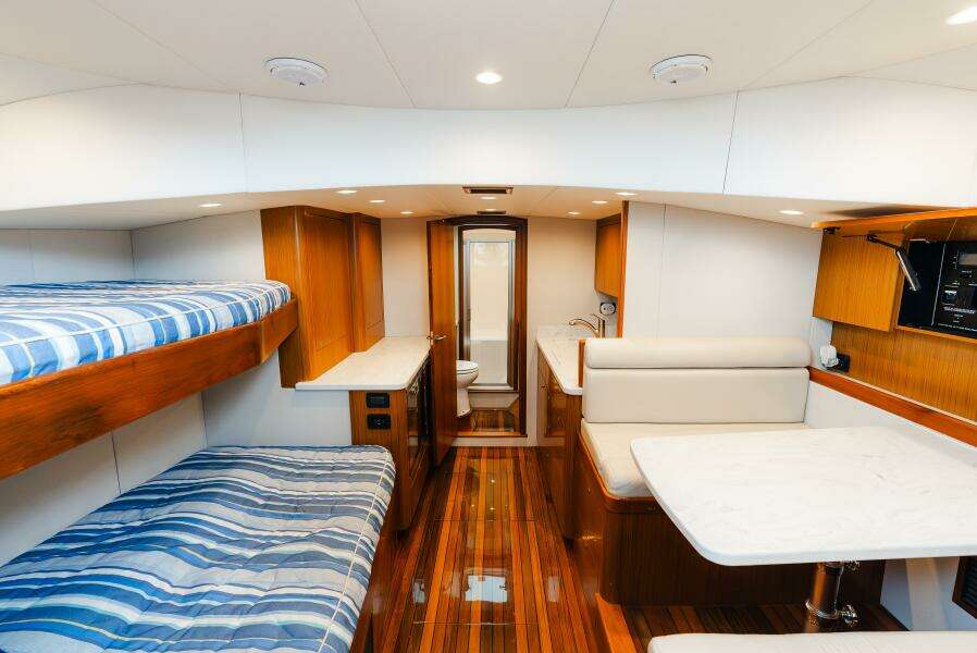 ATTITUDES 42ft Custom Carolina Yacht For Sale
