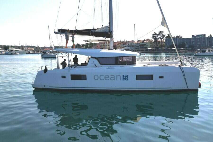 2019-lagoon-42-sail-9941956-20250911034721545-51.jpg