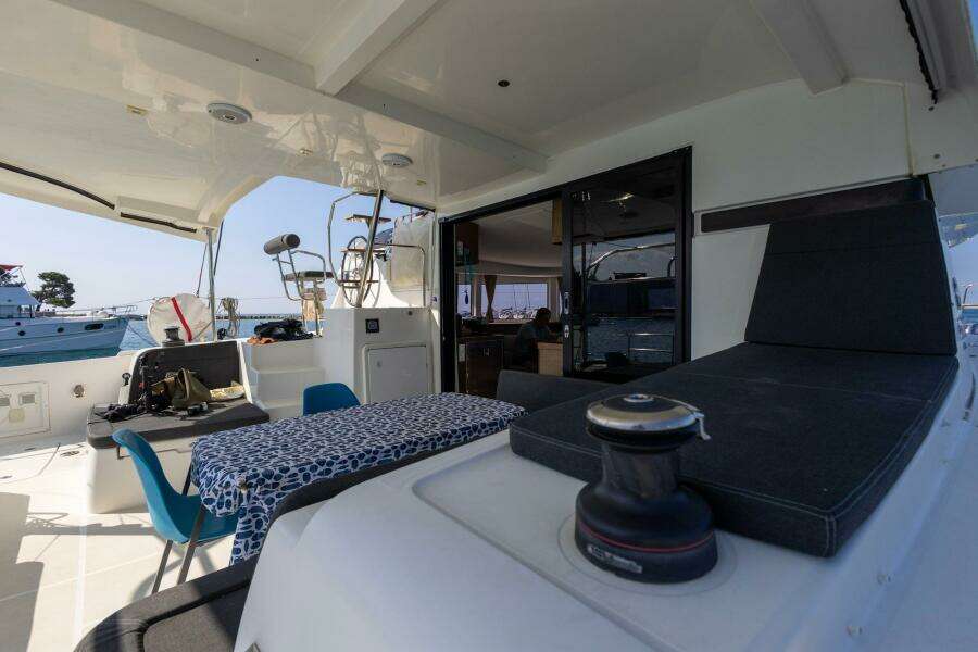 2019-lagoon-42-sail-9941956-20250911034325569-4.jpg