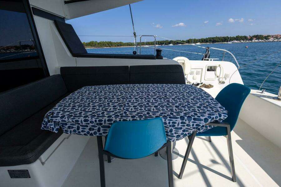 2019-lagoon-42-sail-9941956-20250911034320799-4.jpg