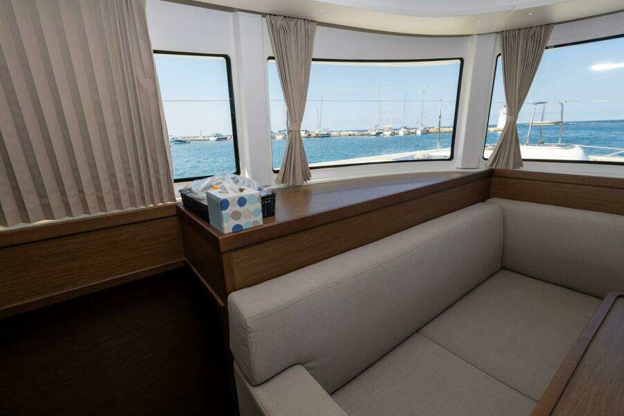 2019-lagoon-42-sail-9941956-20250911034337510-3.jpg