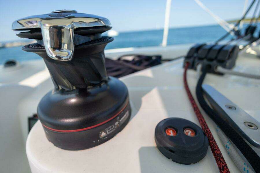2019-lagoon-42-sail-9941956-20250911034320185-2.jpg
