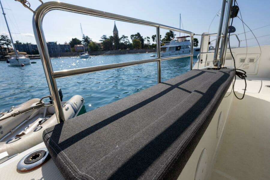 2019-lagoon-42-sail-9941956-20250911034323572-4.jpg