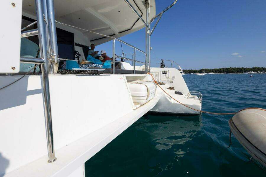 2019-lagoon-42-sail-9941956-20250911034315069-4.jpg