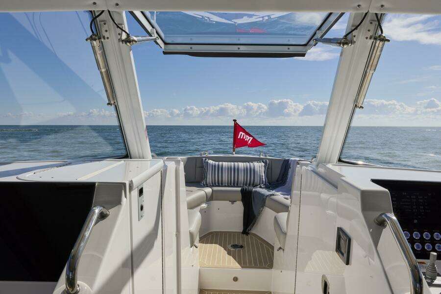 38ft MJM Yacht For Sale