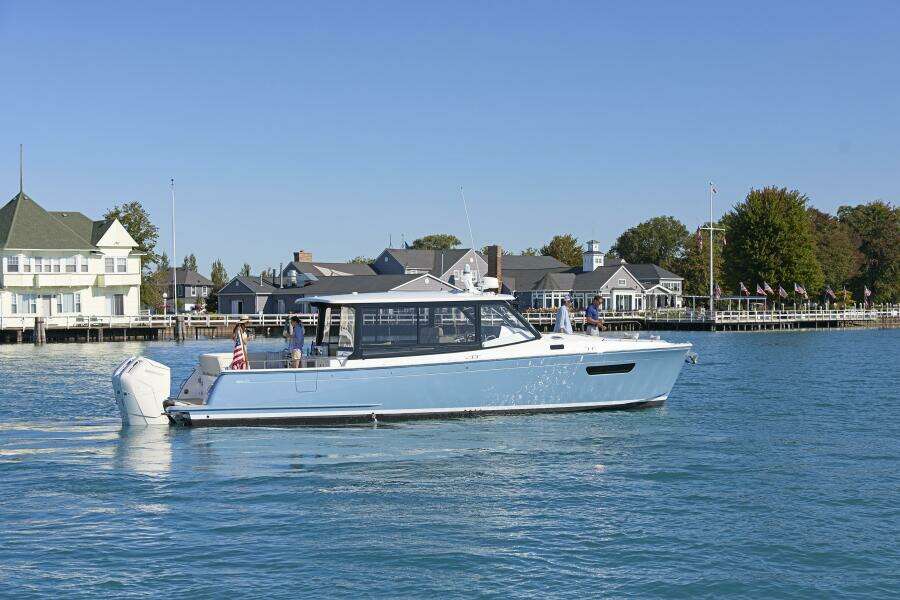 47ft MJM Yacht For Sale