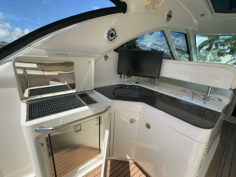 47ft Sea Ray Yacht For Sale
