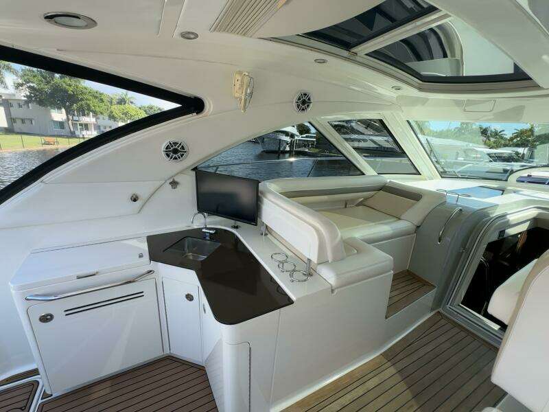 47ft Sea Ray Yacht For Sale