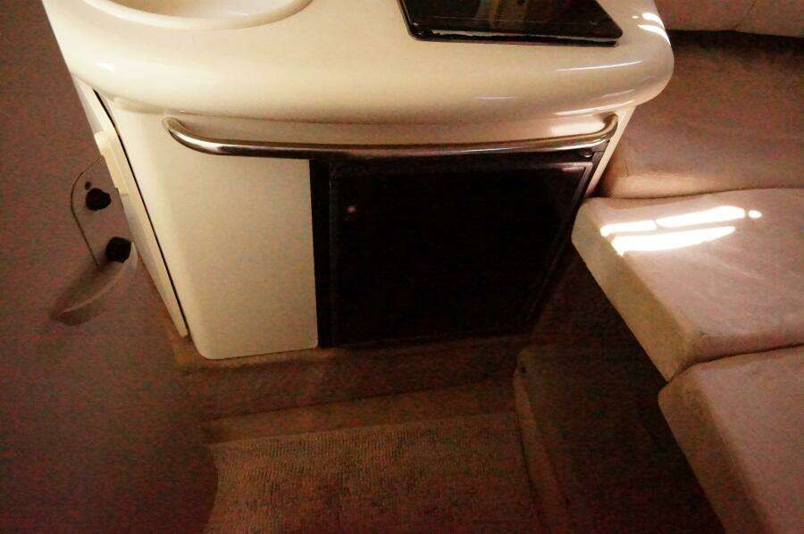 27ft Sea Ray Yacht For Sale