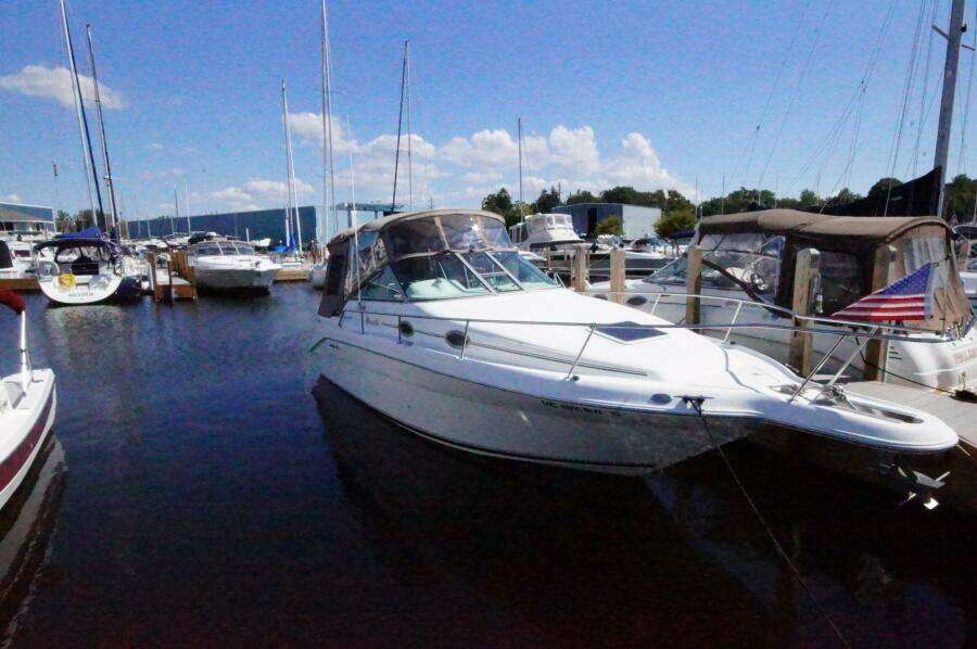 27ft Sea Ray Yacht For Sale