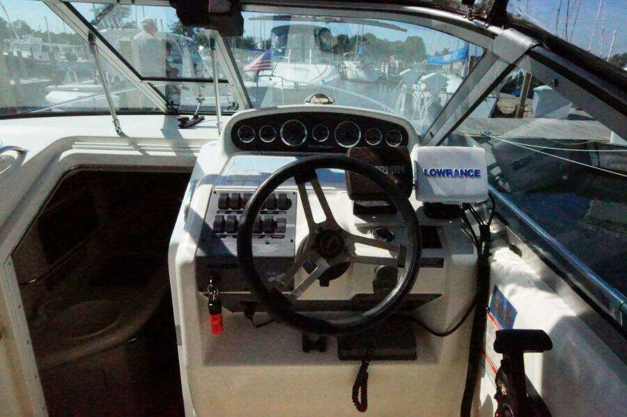 27ft Sea Ray Yacht For Sale
