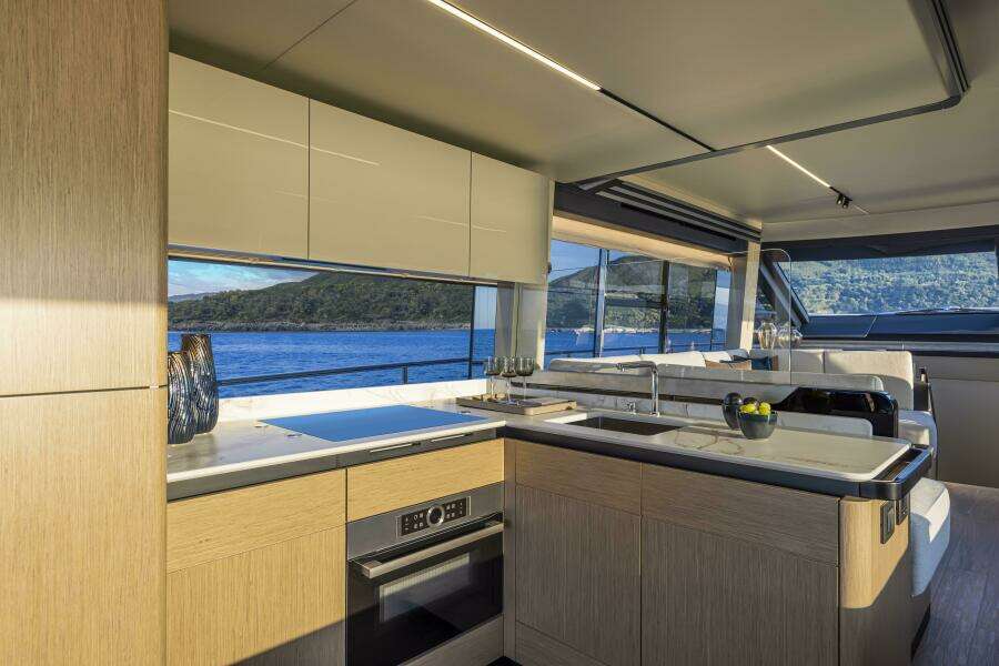 60ft Absolute Yacht For Sale