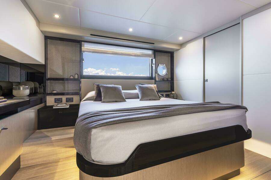 60ft Absolute Yacht For Sale