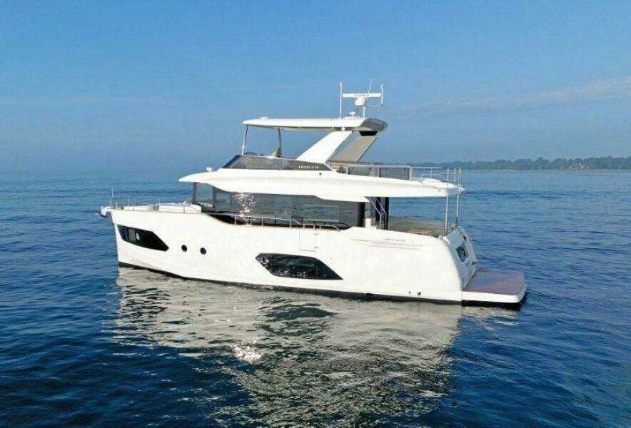 58ft Absolute Yacht For Sale
