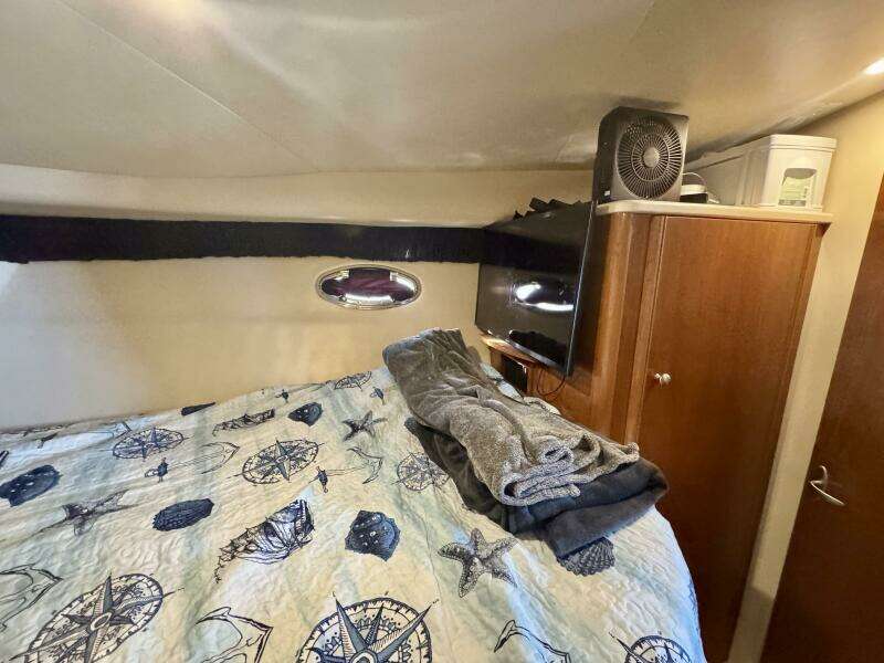 34ft Meridian Yacht For Sale
