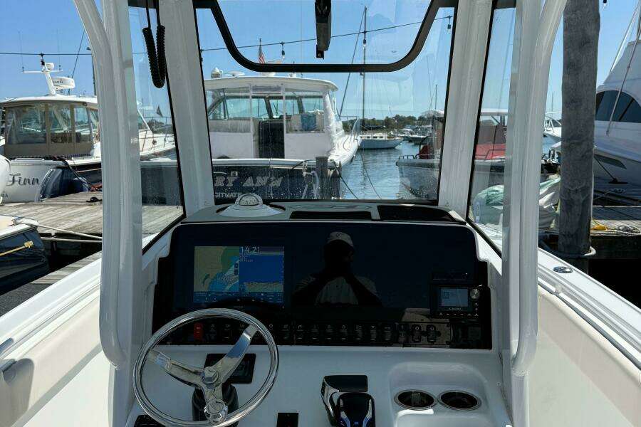 25ft Sea Hunt Yacht For Sale