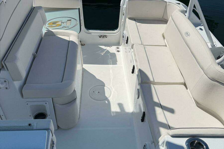 25ft Sea Hunt Yacht For Sale