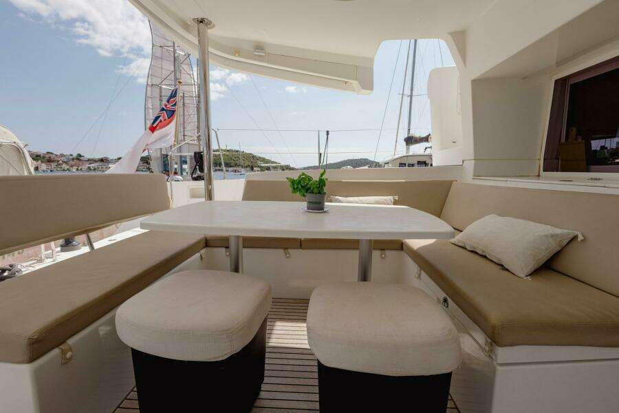 2011-lagoon-450-sail-9942026-20250911054822670-2.jpg
