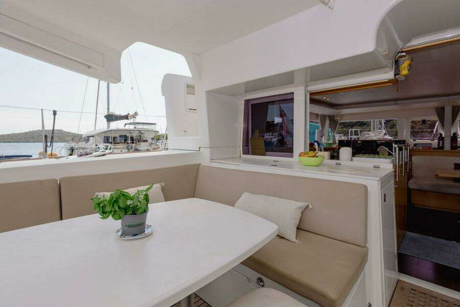 2011-lagoon-450-sail-9942026-20250911054809192-4.jpg