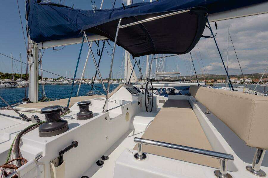 2011-lagoon-450-sail-9942026-20250911054830996-4.jpg