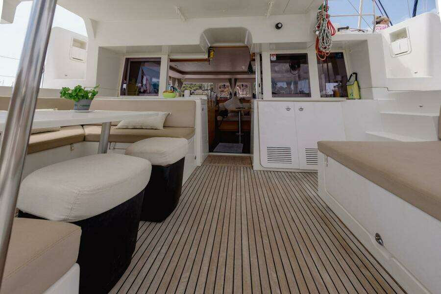 2011-lagoon-450-sail-9942026-20250911054819895-2.jpg