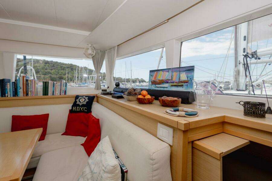 2011-lagoon-450-sail-9942026-20250911054811981-4.jpg