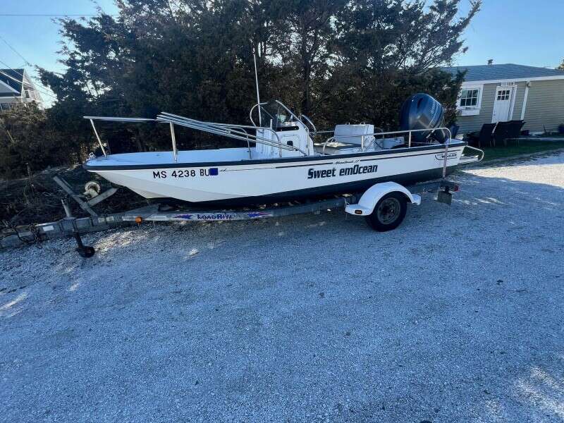 17ft Boston Whaler Yacht For Sale