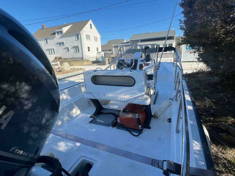 17ft Boston Whaler Yacht For Sale
