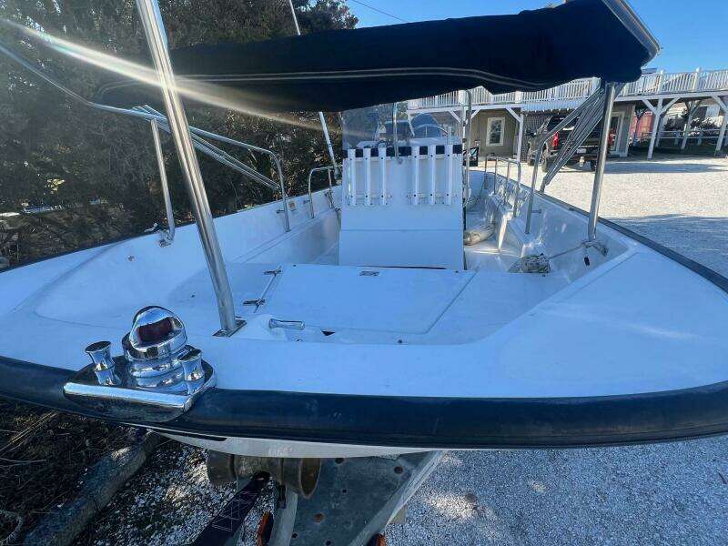 17ft Boston Whaler Yacht For Sale