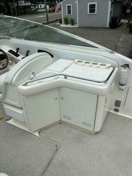 28ft Sea Ray Yacht For Sale
