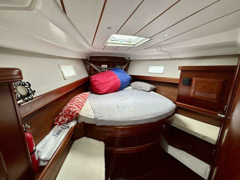 Table 4 Two 42ft Beneteau Yacht For Sale