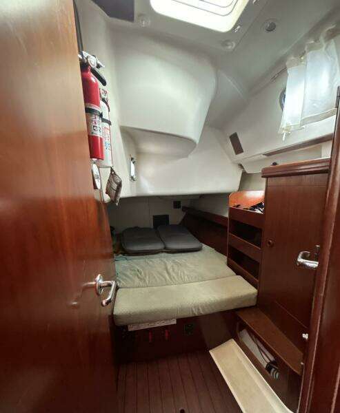 Table 4 Two 42ft Beneteau Yacht For Sale