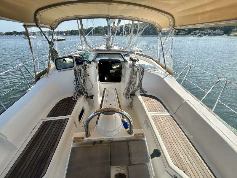 Table 4 Two 42ft Beneteau Yacht For Sale