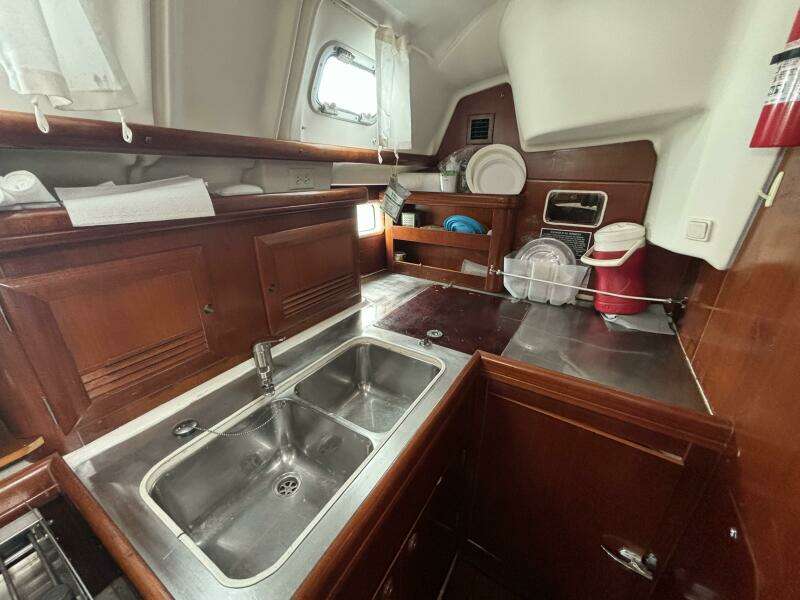 Table 4 Two 42ft Beneteau Yacht For Sale