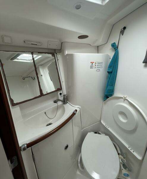 Table 4 Two 42ft Beneteau Yacht For Sale