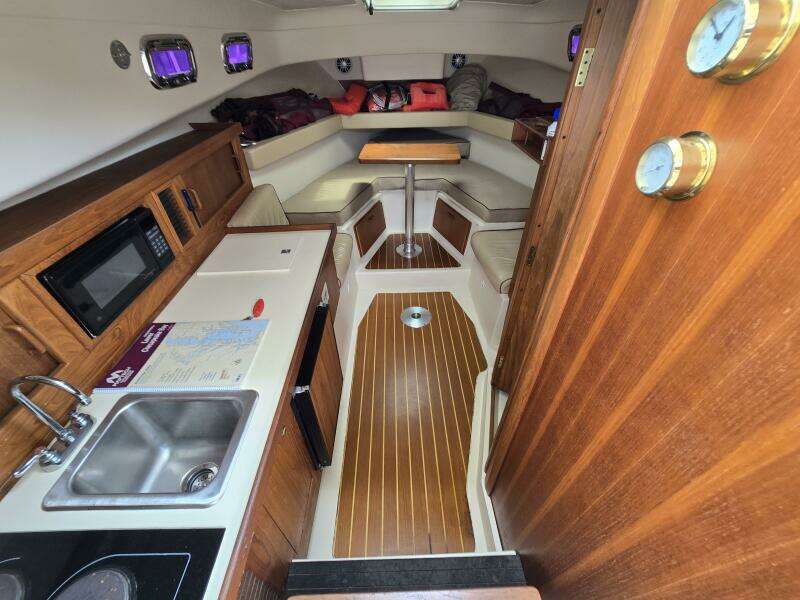 Reflections 30ft Mainship Yacht For Sale