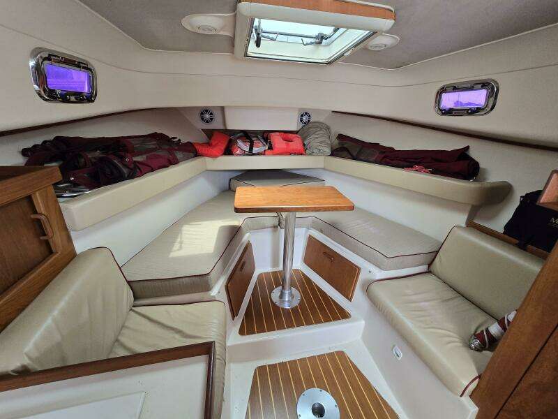 Reflections 30ft Mainship Yacht For Sale
